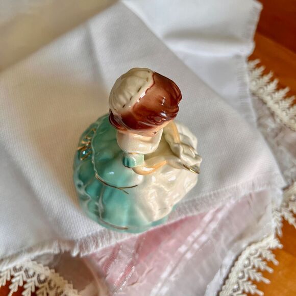 Josef Originals KATE from TOWN and COUNTRY Series, Vintage Figurines - Picture 7 of 10